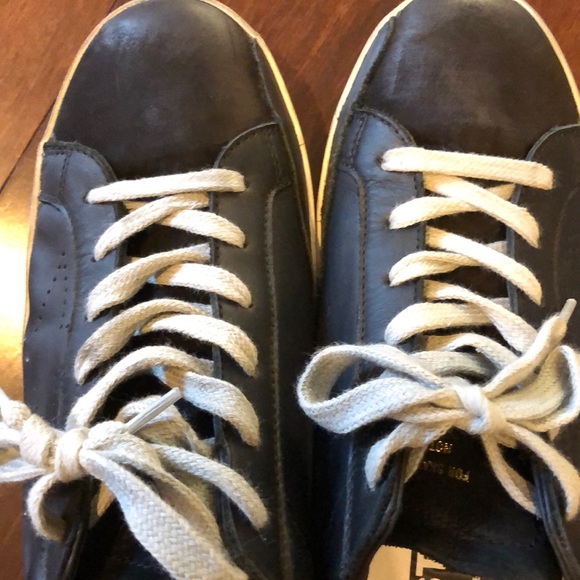 Golden goose - Picture 2 of 8